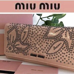 Miu Miu Pink Studded Women's Bag Miu Miu Long wallet Leather studded pink beige